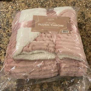 Ulta plush throw and Ulta bag